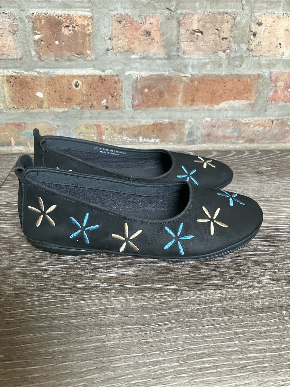 CAMPER
Nina Floral-Embroidered Ballerina Shoes